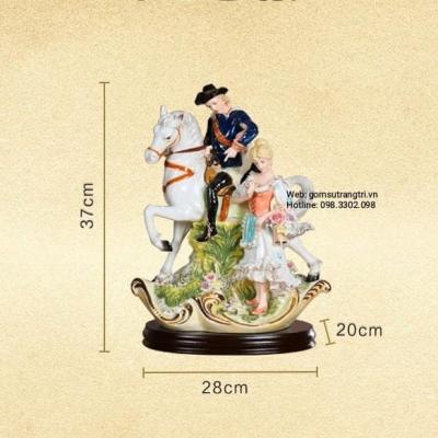 TƯỢNG HIỆP SĨ VÀ CÔ GÁI PHONG CÁCH CHÂU ÂU